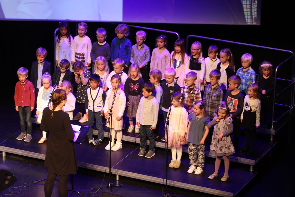 Nydelig start. Barnehagekoret som var satt sammen i anledning PBL Lederkonferanse innledet med nydelig sang i Stormen konserthus.