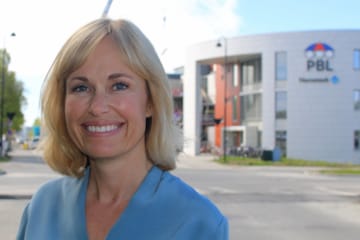 Forventer en god plan. Administrerende direktør i PBL, Anne Lindboe, er kritisk til hvordan regjeringen har fordelt de øremerkede midlene til bemanning og forventer at det ved fremleggelse av statsbudsjettet presenteres en god plan for innføring av ny bemanningsnorm.  