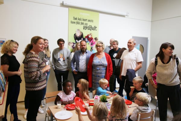 Kandidater til høstens stortingsvalg fra Hedmark var på besøk i Læringsverkstedet Nerby barnehage i Stange kommune 16. august. Foto: Dan Cato Røe, Stangeavisa.